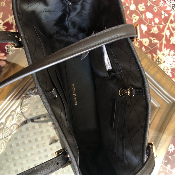 3pcs Michael Kors carry all tote&wallet&pom Pom - Picture 8 of 8